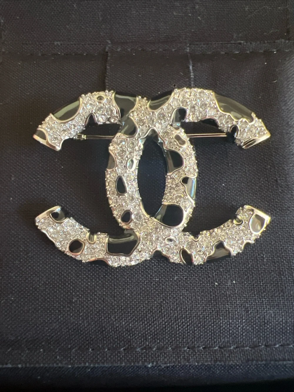 CHANEL Metiers D’Art 2026 Black and Silver Crystal Rhinestones CC Logo Brooch